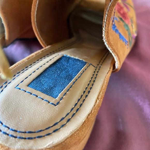 Tan Suede Booties Embroidered Florals Open Toe - Picture 8 of 16